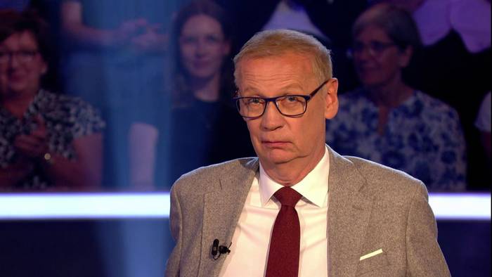 Günther Jauch zeigte sich bei „Wer wird Millionär?“ (RTL) sarkastisch-kritisch gegenüber dem türkischen Strafrecht. (Bild: RTL)