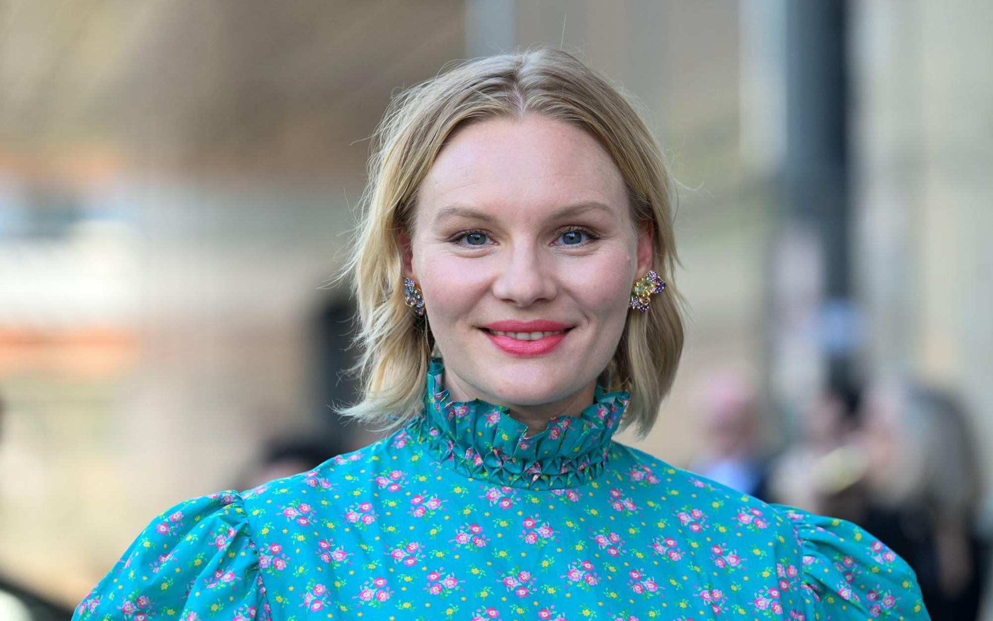 Rosalie Thomass feierte einen ihrer ersten großen Erfolge als Schauspielerin mit 17 Jahren im vielfach preisgekrönten „Polizeiruf 110: Er sollte tot“ von Regisseur Dominik Graf. (Bild: 2025 Getty Images/Hannes Magerstaedt)