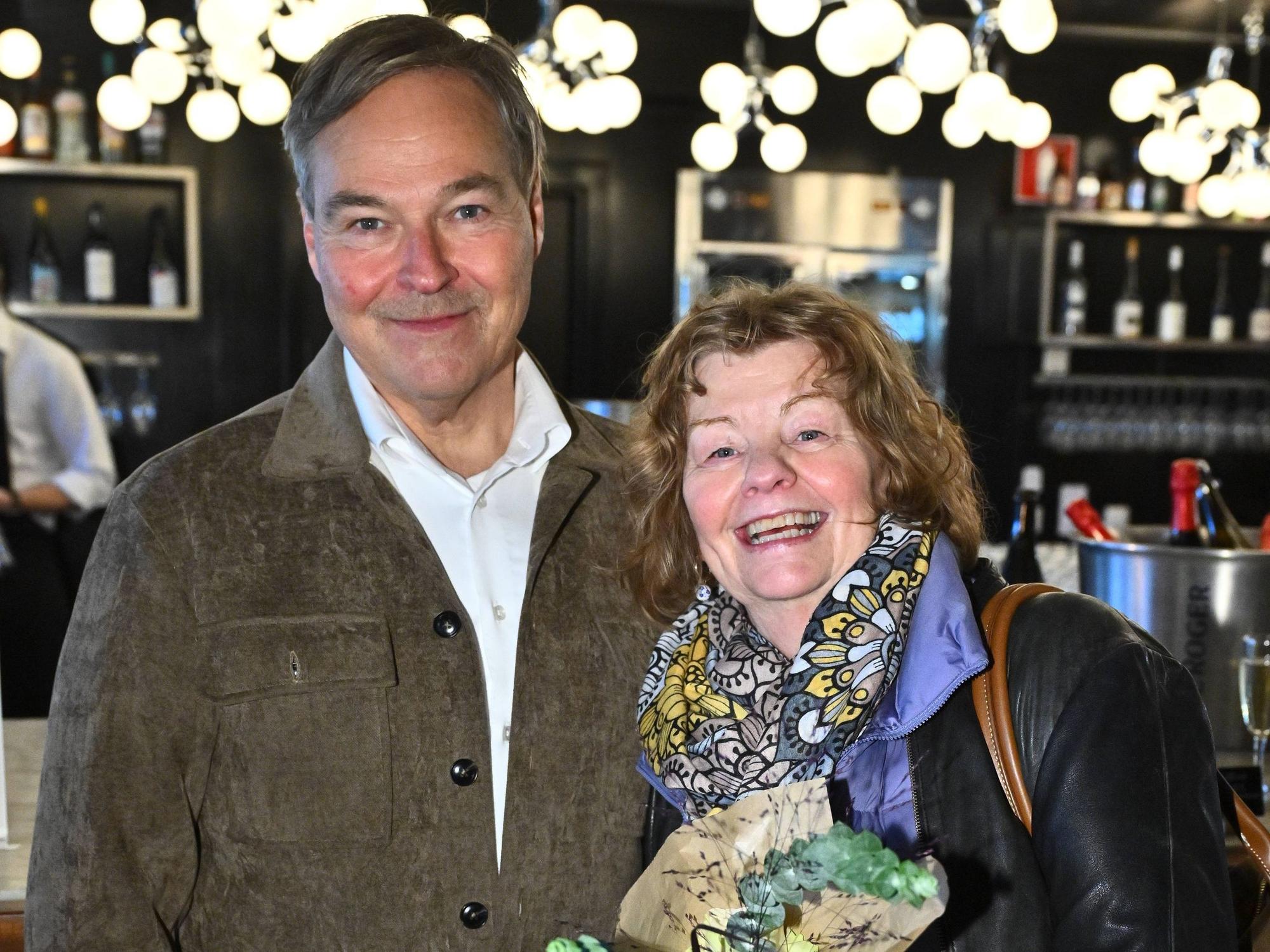 Inger Nilsson und Jan Göransson bei der Feier zur Enthüllung der Skulptur „Gullspira“ am Filmhuset in Stockholm am 14. Oktober 2026.