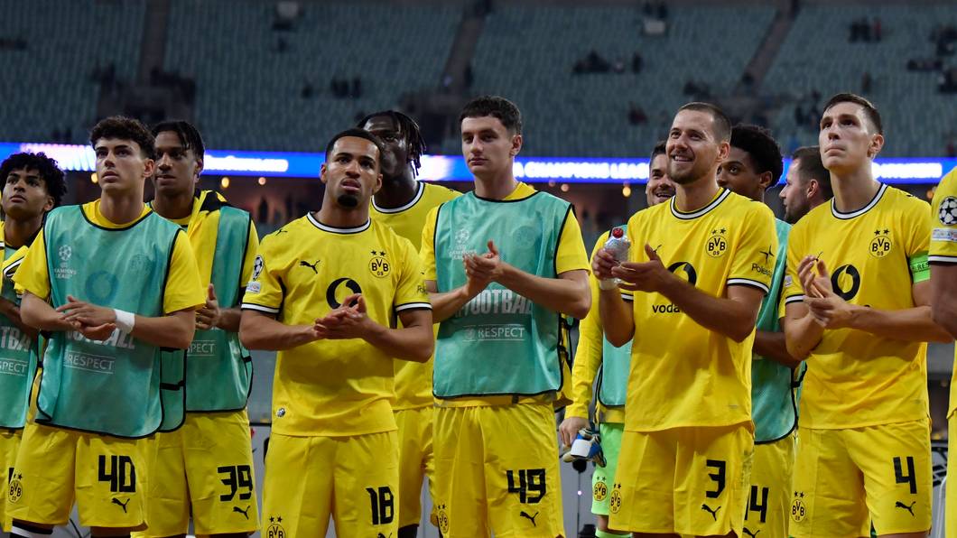 Die BVB-Profis bedanken sich bei den Fans.