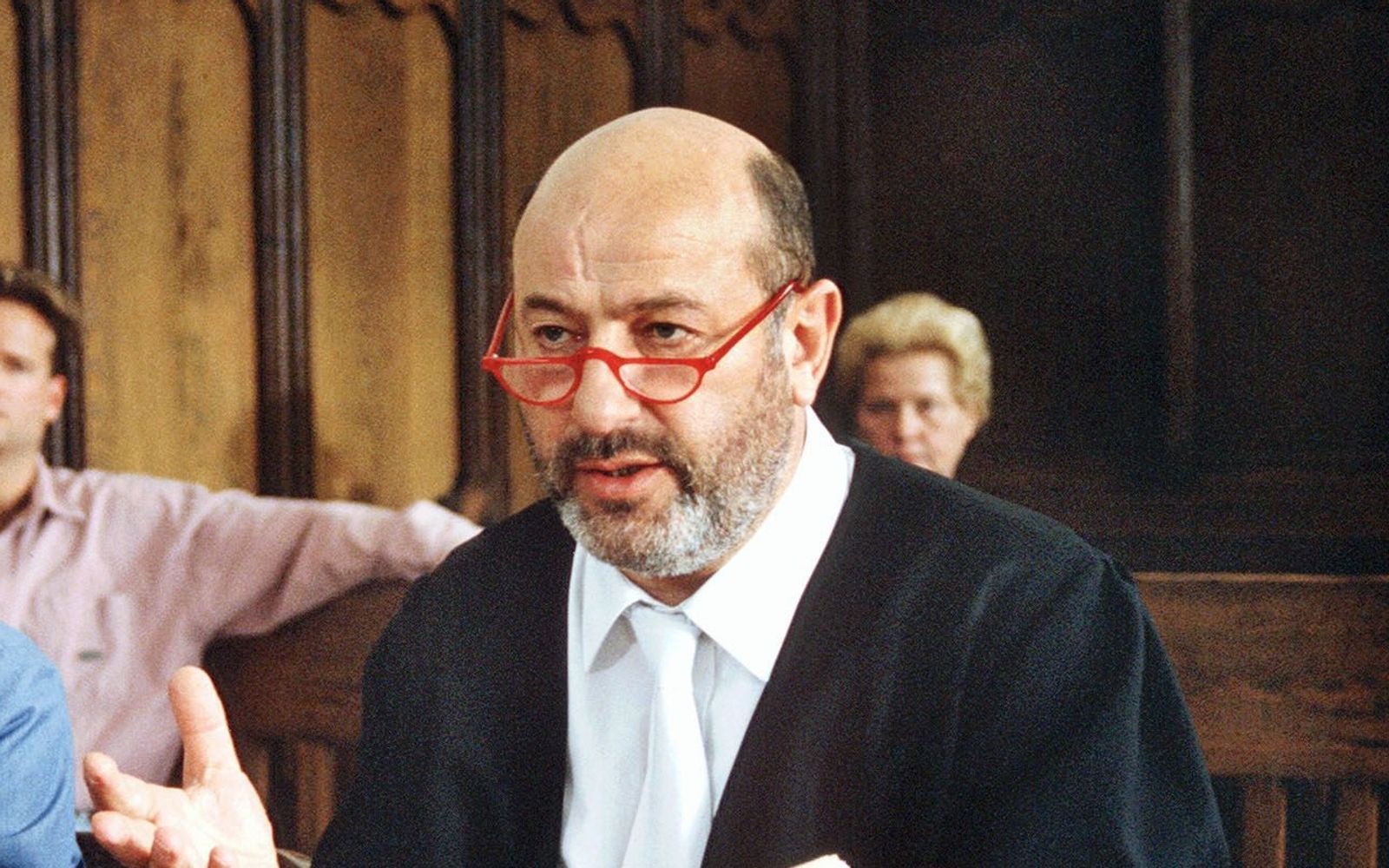 Unvergessen: Manfred Krug als Berliner Kleine-Leute-Anwalt in Jurek Beckers Erfolgsserie „Liebling Kreuzberg“. (Bild: NDR / SFB)