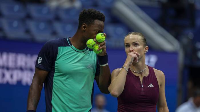 Gaël Monfils und Elina Switolina bei einem Mixed-Doppel gemeinsam auf dem Platz.