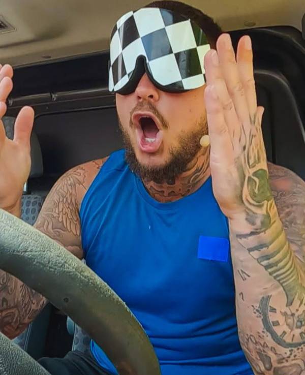 Nico Lega rastet beim Einparkspiel aus. (Bild: RTL)