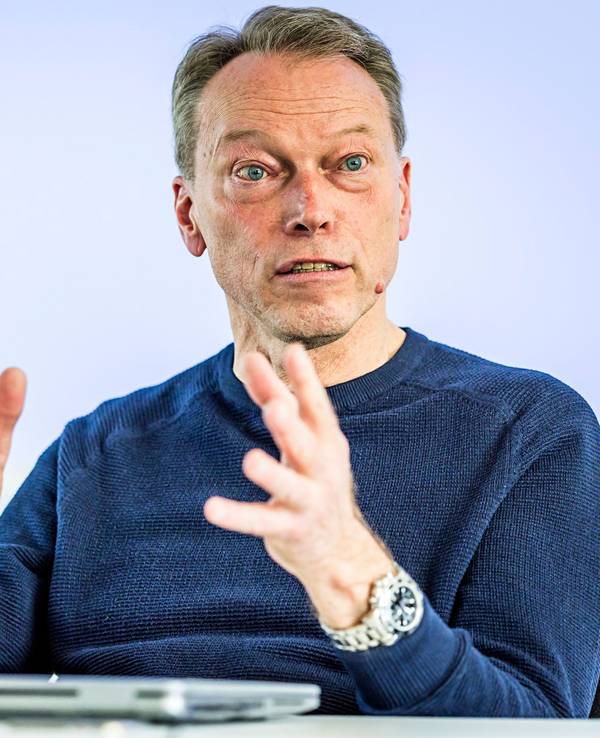 Siegfried Brockmann, Unfallforscher bei der Björn-Steiger-Stiftung, prognostiziert mehr Unfälle durch Handynutzung am Steuer.
