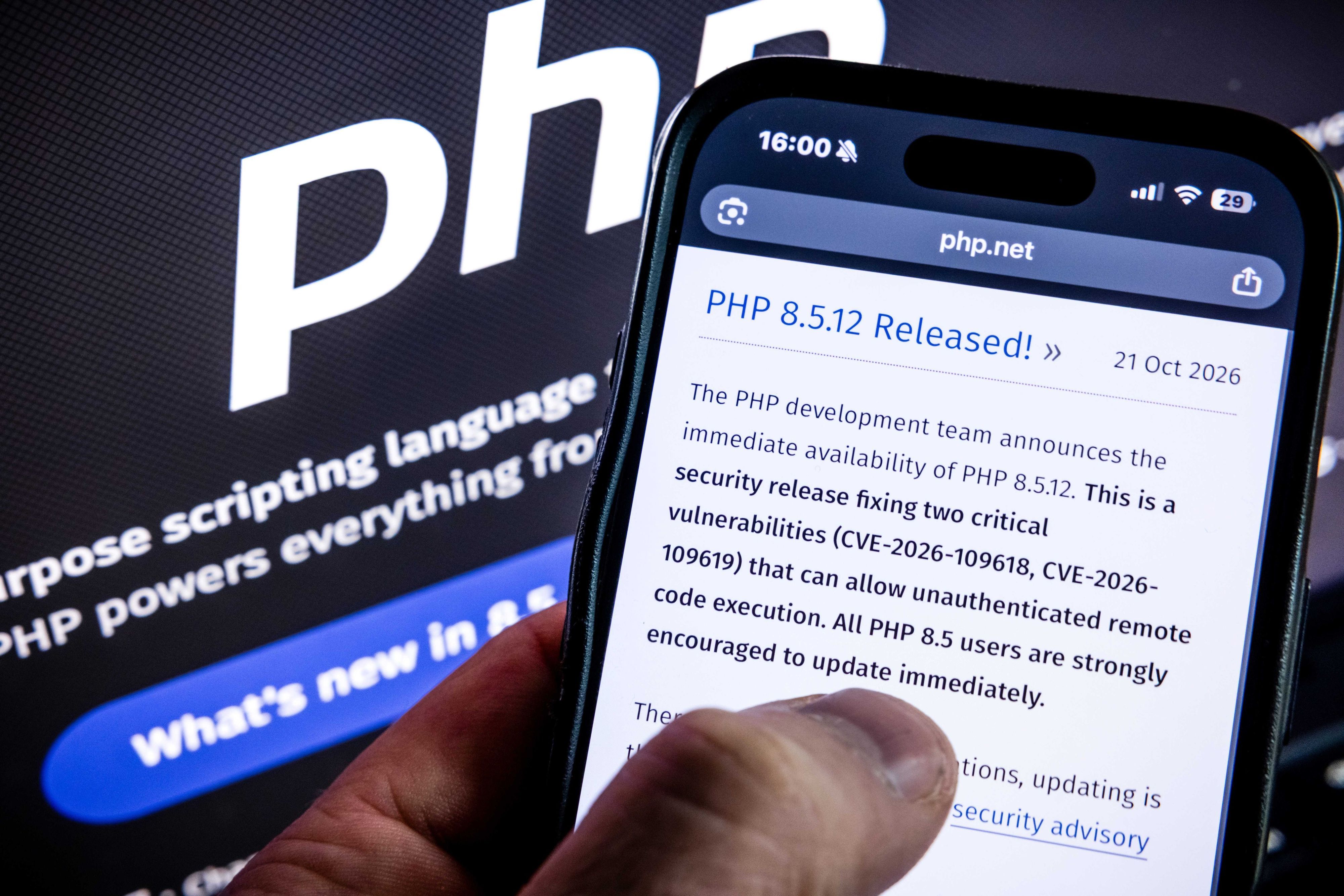 Die Website der PHP Foundation mit einem Update auf die neueste PHP-Version.