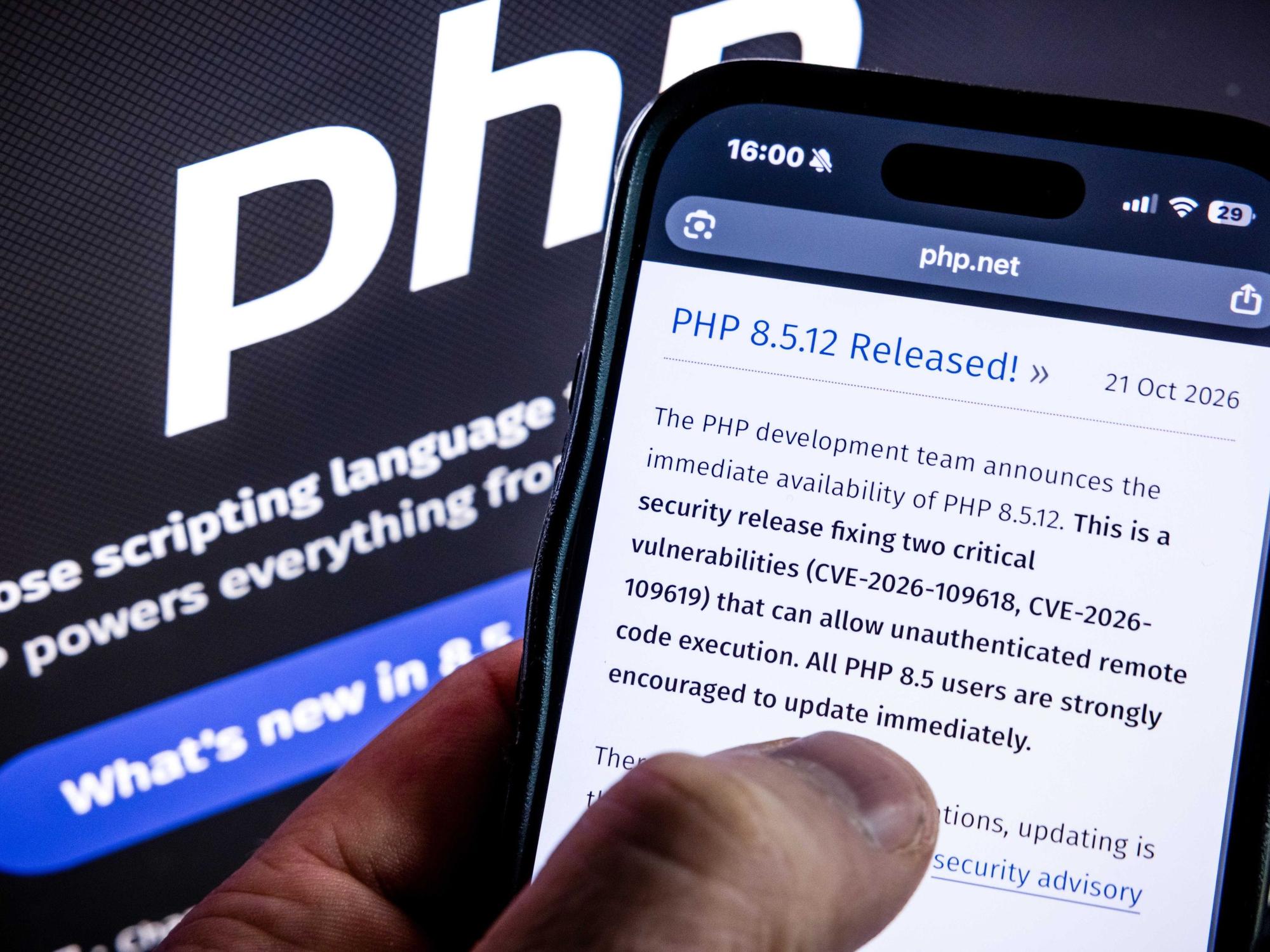 Die Website der PHP Foundation mit einem Update auf die neueste PHP-Version.