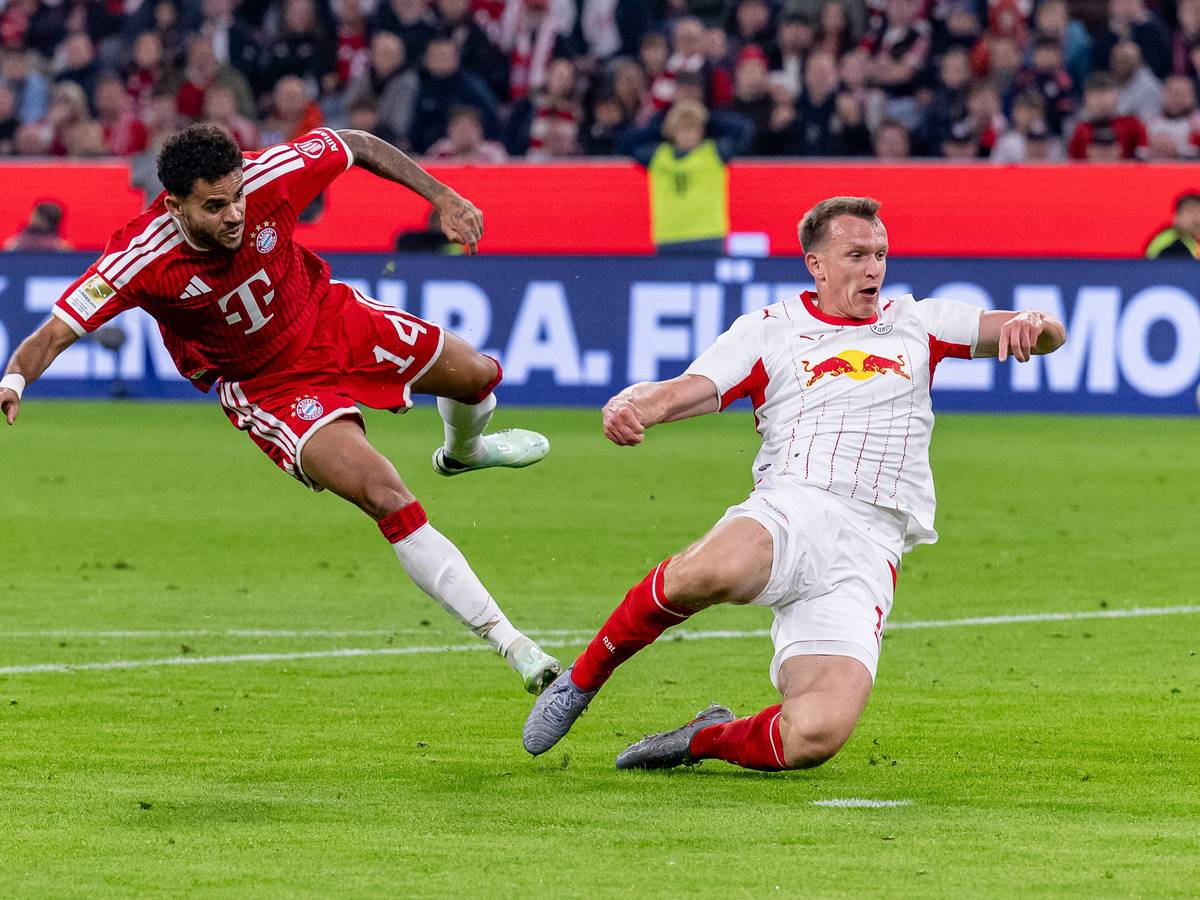 Luis Diaz schießt gegen Leipzig ein Tor.