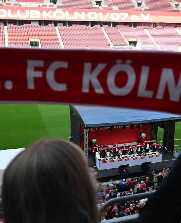 Die Vorstandswahl im vergangenen September fand im Rhein-Energie-Stadion statt. Nun zieht der 1. FC Köln in die Messe um.