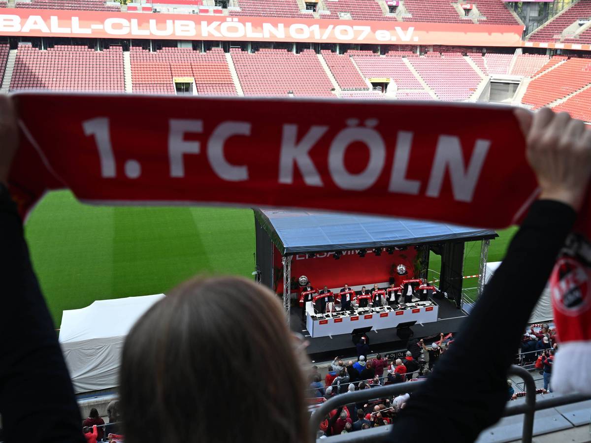 Die Vorstandswahl im vergangenen September fand im Rhein-Energie-Stadion statt. Nun zieht der 1. FC Köln in die Messe um.