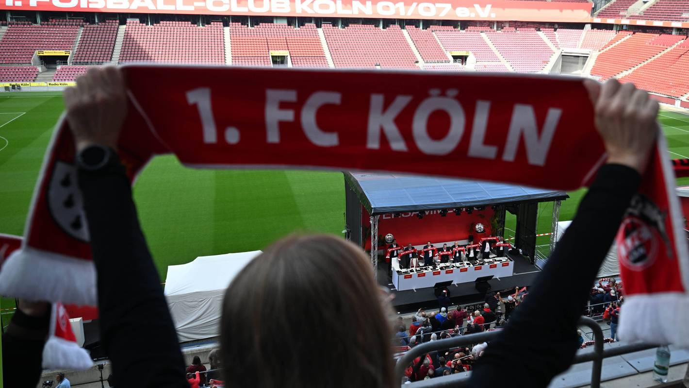 Die Vorstandswahl im vergangenen September fand im Rhein-Energie-Stadion statt. Nun zieht der 1. FC Köln in die Messe um.