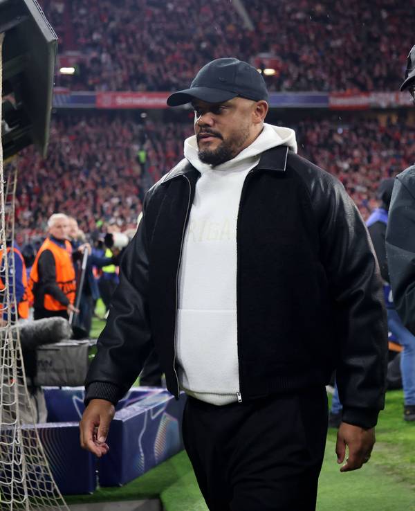 Vincent Kompany kommt auf den Platz.