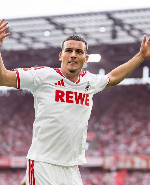 Said El Mala jubelt im FC-Trikot.