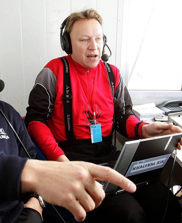 Michael Pfeffer (r.) mit Ski-Experte Stephan Eberharter beim alpinen Ski-Weltcup 2004/05 in Kitzbühel.