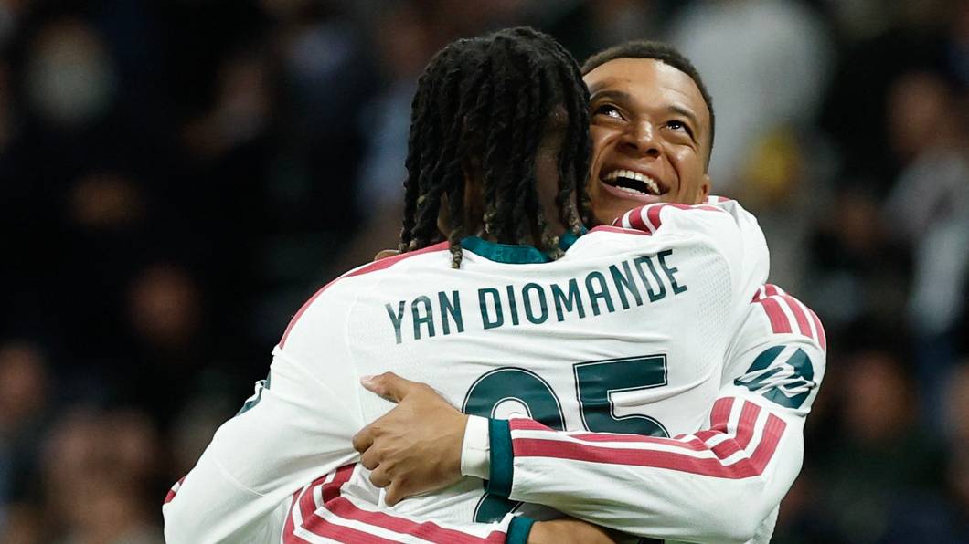 Kylian Mbappé und Yan Diomande jubeln.