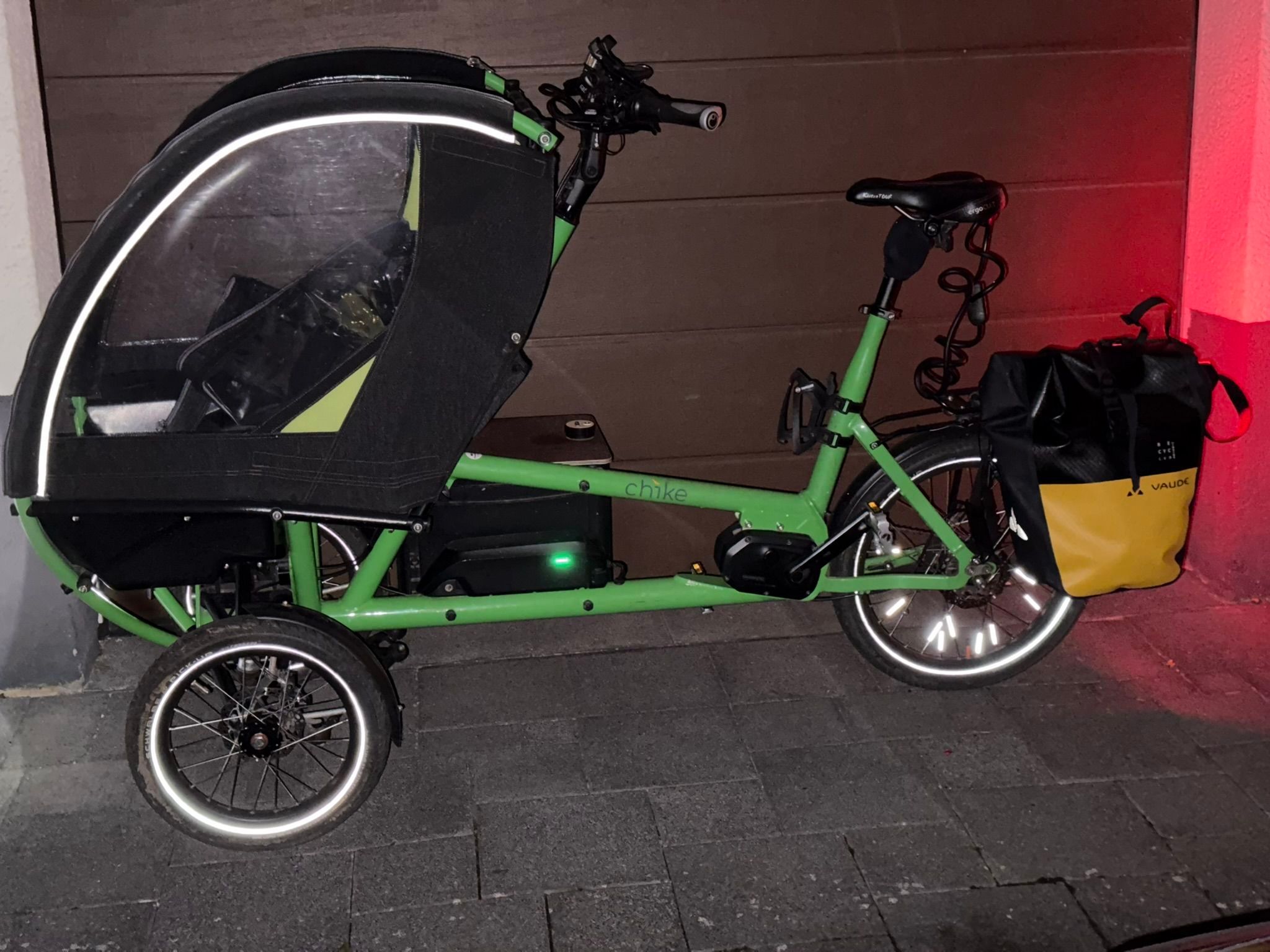 Die Fahrradtasche am Lastenrad.