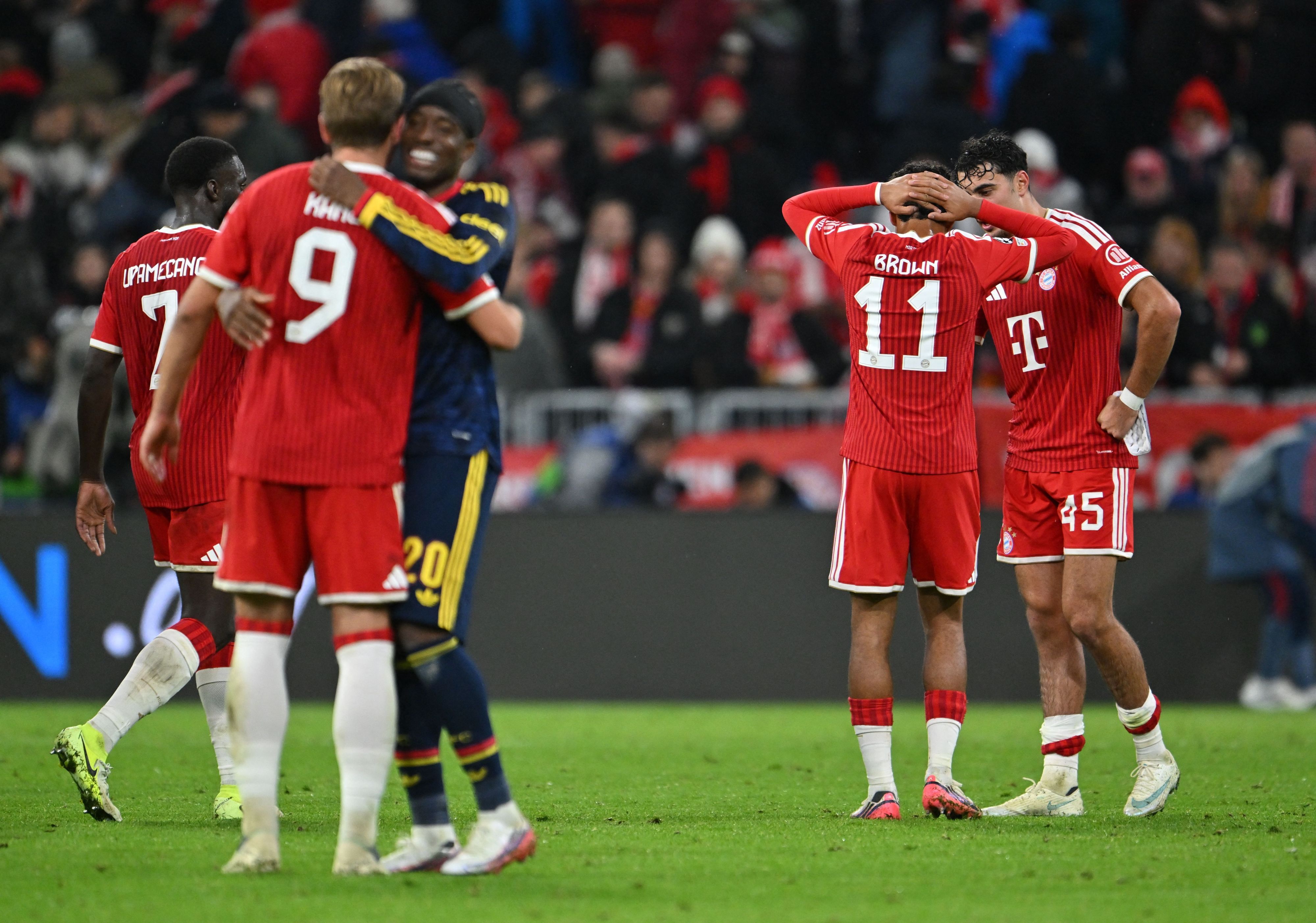21.10.2026, Bayern, München: Fußball, Männer: Champions League, Vorrunde, 3. Spieltag, Bayern München - FC Arsenal. Die Spieler reagieren nach dem Spiel. Foto: Peter Kneffel/dpa +++ dpa-Bildfunk +++