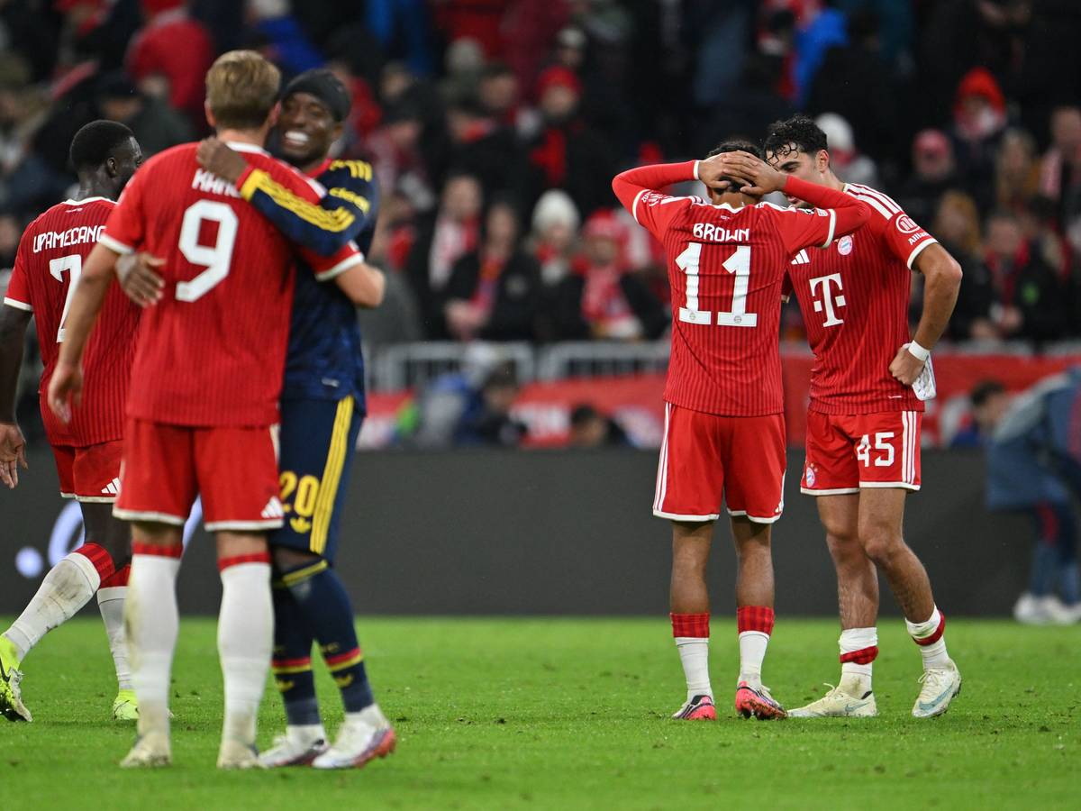 21.10.2026, Bayern, München: Fußball, Männer: Champions League, Vorrunde, 3. Spieltag, Bayern München - FC Arsenal. Die Spieler reagieren nach dem Spiel. Foto: Peter Kneffel/dpa +++ dpa-Bildfunk +++