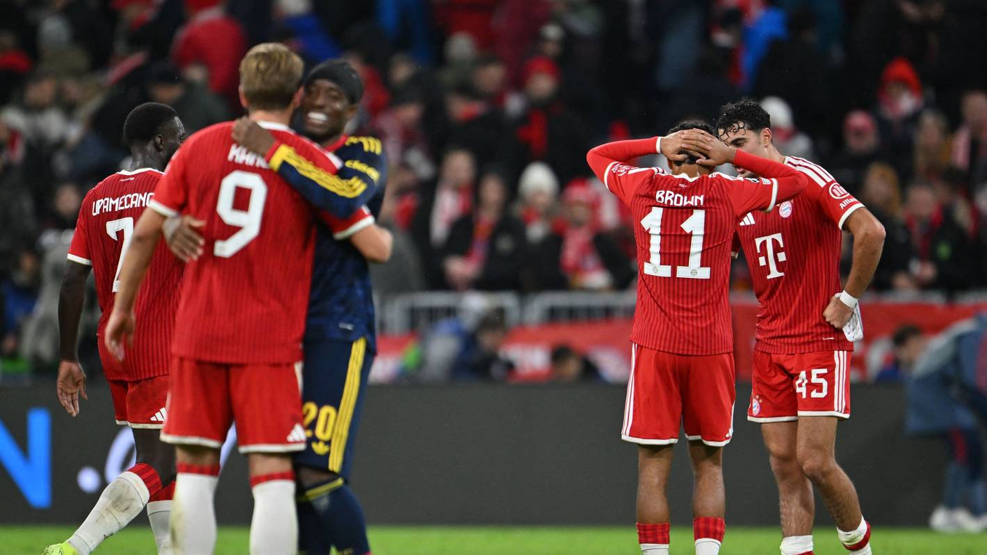 21.10.2026, Bayern, München: Fußball, Männer: Champions League, Vorrunde, 3. Spieltag, Bayern München - FC Arsenal. Die Spieler reagieren nach dem Spiel. Foto: Peter Kneffel/dpa +++ dpa-Bildfunk +++