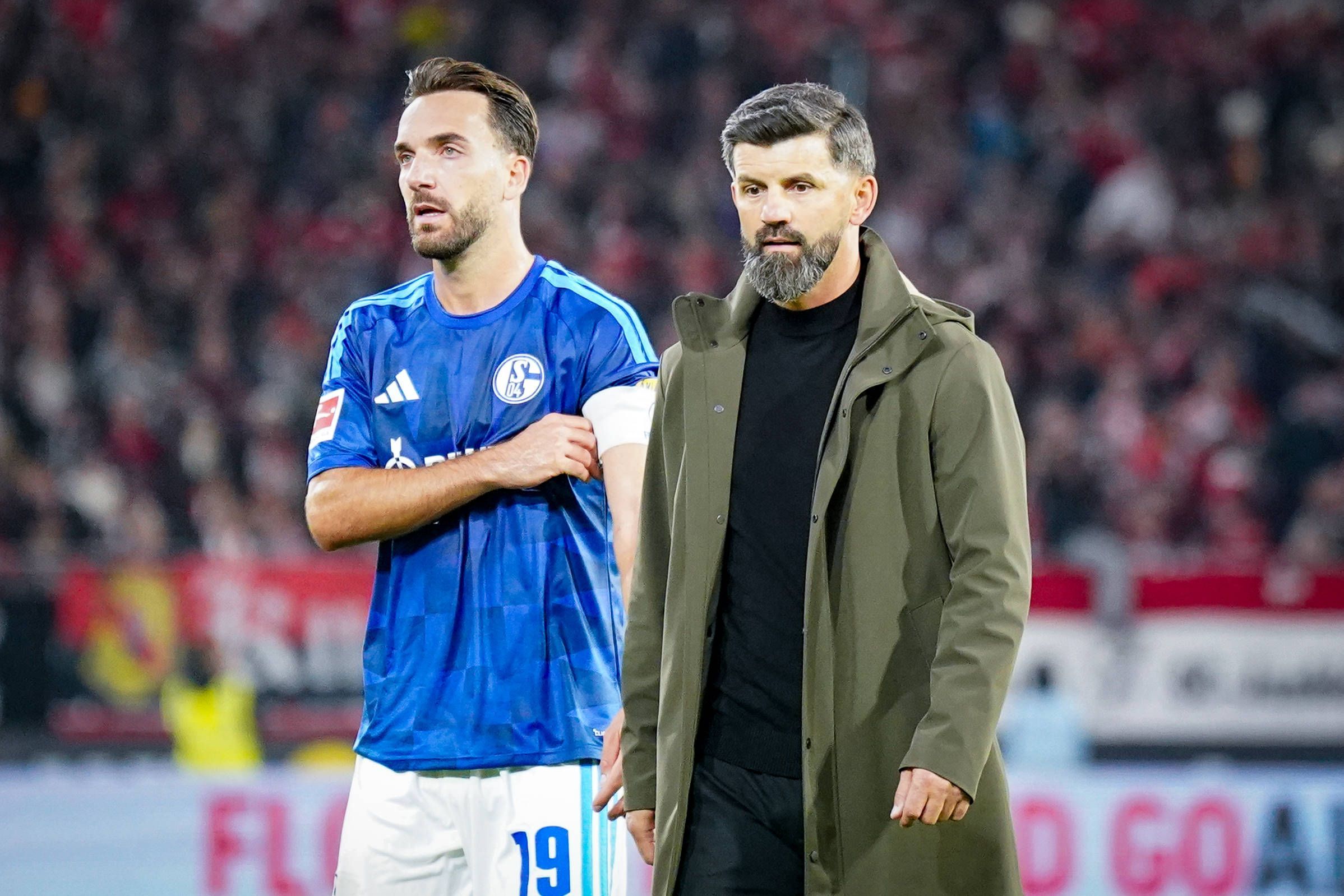 Kenan Karaman und Miron Muslich schauen enttäuscht nach einem Spiel.