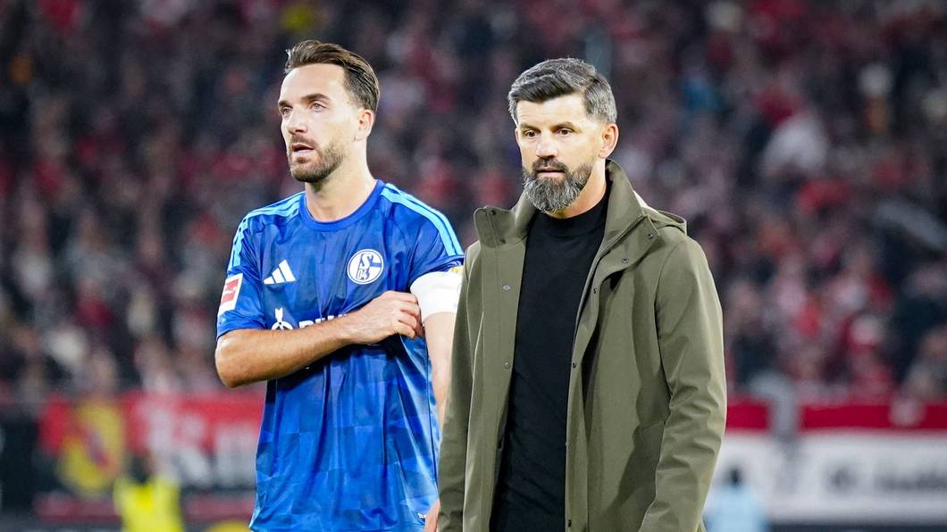 Kenan Karaman und Miron Muslich schauen enttäuscht nach einem Spiel.