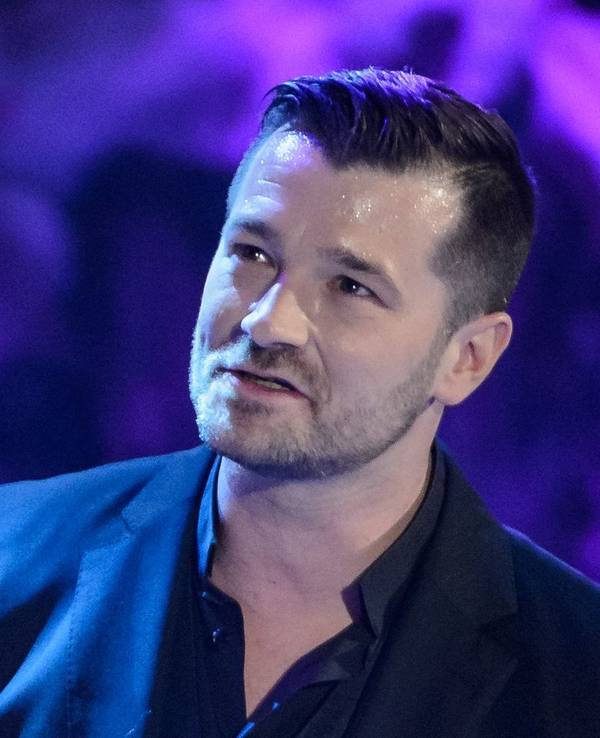 Im gemeinsamen Podcast mit Lucas Cordalis und Joelina Drews hat Achim Petry (Bild) verraten, sich seinen Ehering tätowieren lassen zu wollen. (Bild: 2016 Getty Images/Jens Schlueter)