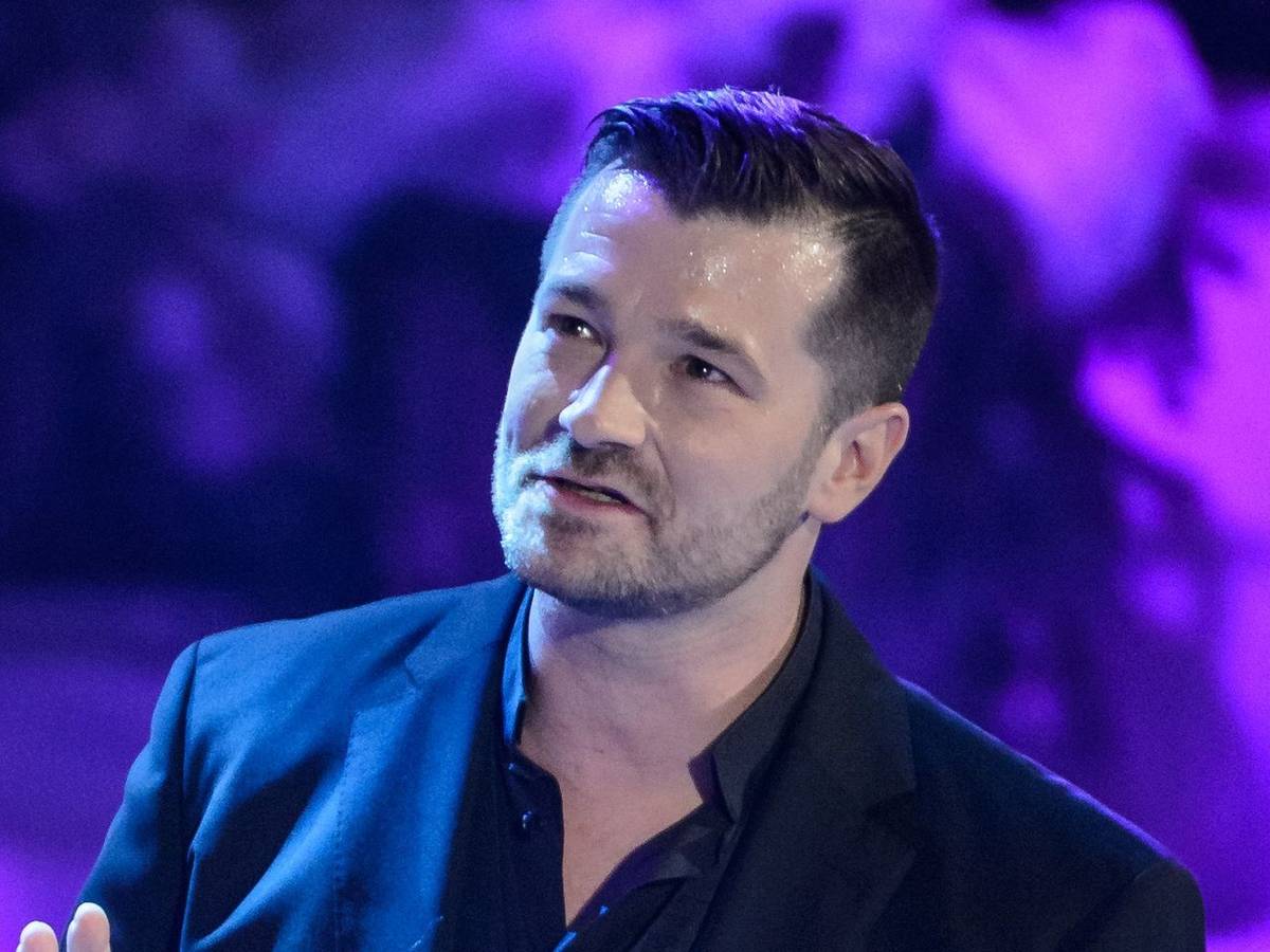 Im gemeinsamen Podcast mit Lucas Cordalis und Joelina Drews hat Achim Petry (Bild) verraten, sich seinen Ehering tätowieren lassen zu wollen. (Bild: 2016 Getty Images/Jens Schlueter)