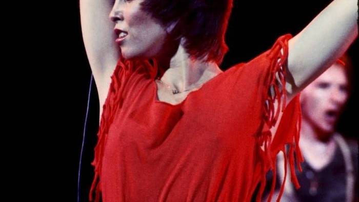 Pat Benatar auf der Bühne.