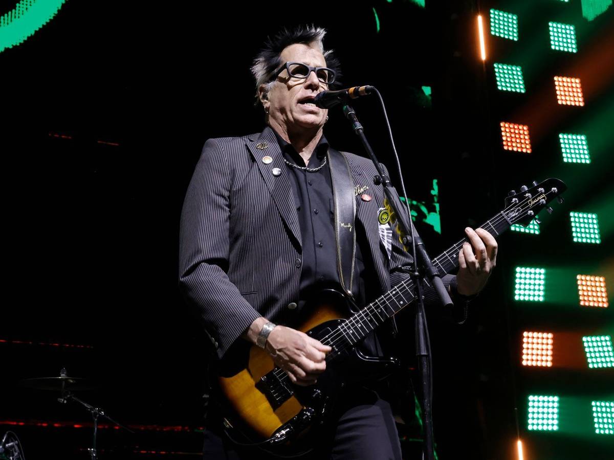 Kevin „Noodles“ Wasserman kann vorerst nicht mit seiner Band The Offspring auf der Bühne stehen. (Bild: Getty Images / Kevin Winter)
