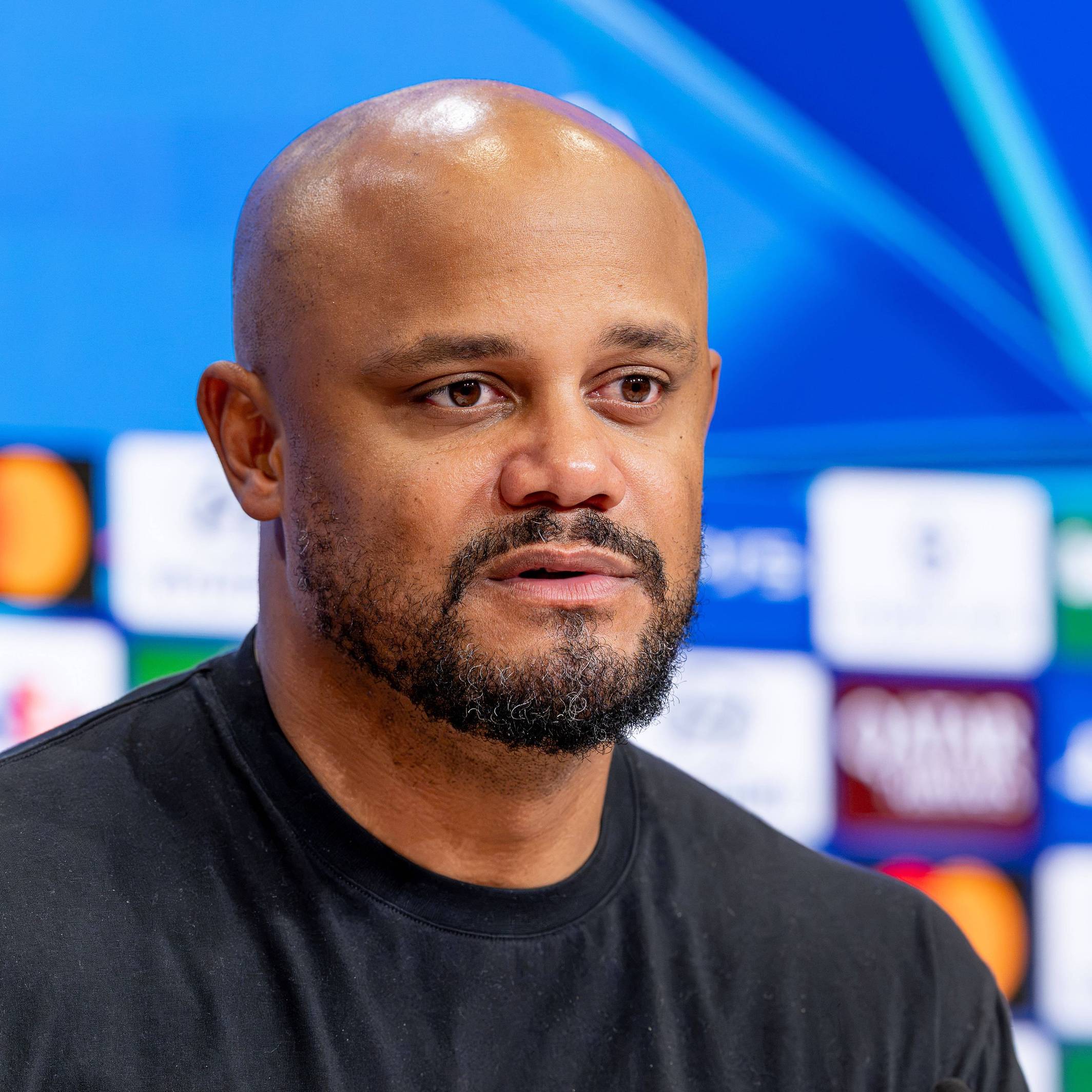 Vincent Kompany bei der Pressekonferenz.