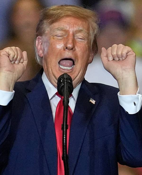 Donald Trump jubelte, nachdem einer der Störer in der Menschenmenge zu Boden ging: „Der hat voll einen abbekommen“, sagte der US-Präsident.