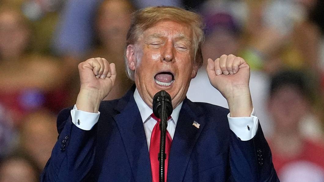 Donald Trump jubelte, nachdem einer der Störer in der Menschenmenge zu Boden ging: „Der hat voll einen abbekommen“, sagte der US-Präsident.