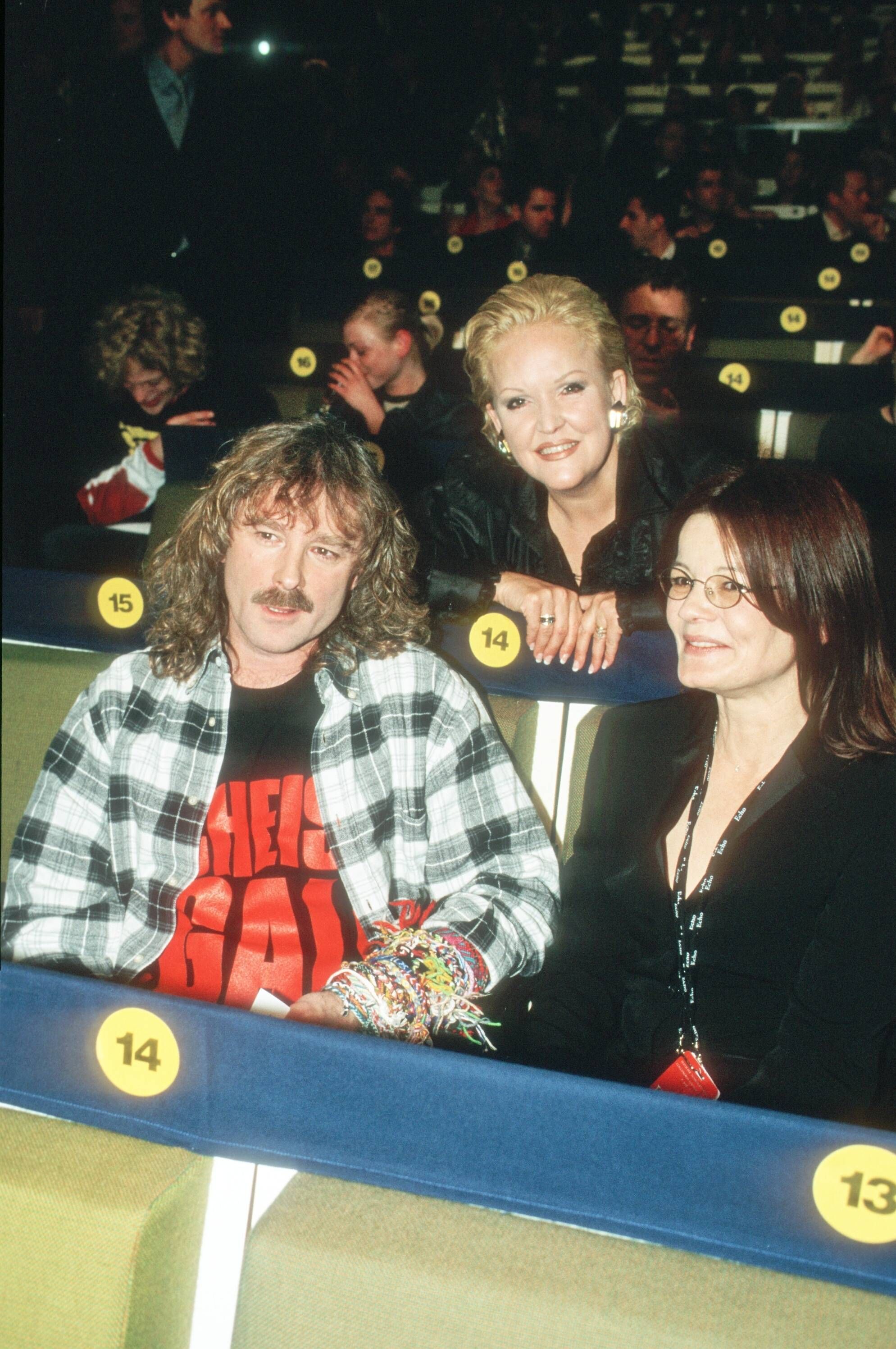 Wolfgang Petry mit Ehefrau Rosie (re.) und Angelika Milster.