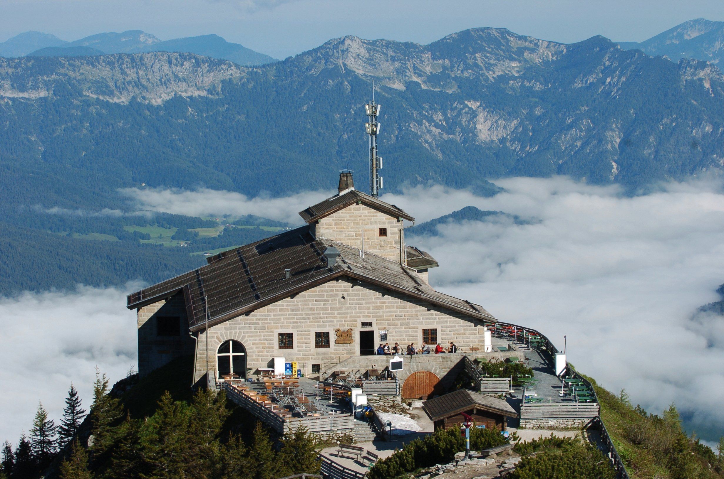 Das Kehlsteinhaus, aufgenommen am 21.06.2004 auf dem 1835 Meter hohen Kehlstein oberhalb von Berchtesgaden.