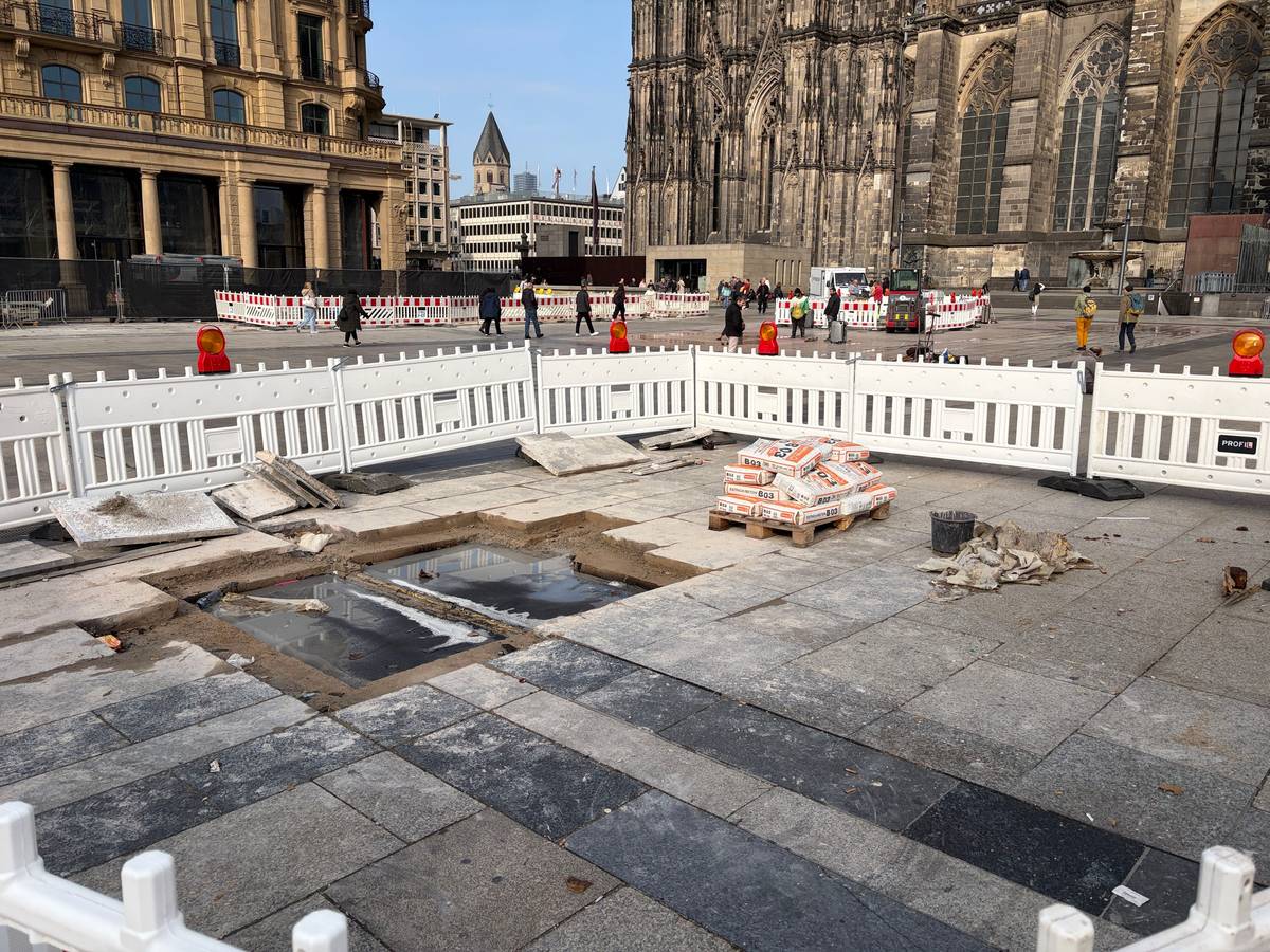 Der Roncalliplatz ist an mehreren Stellen gesperrt.