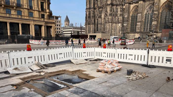 Der Roncalliplatz ist an mehreren Stellen gesperrt.