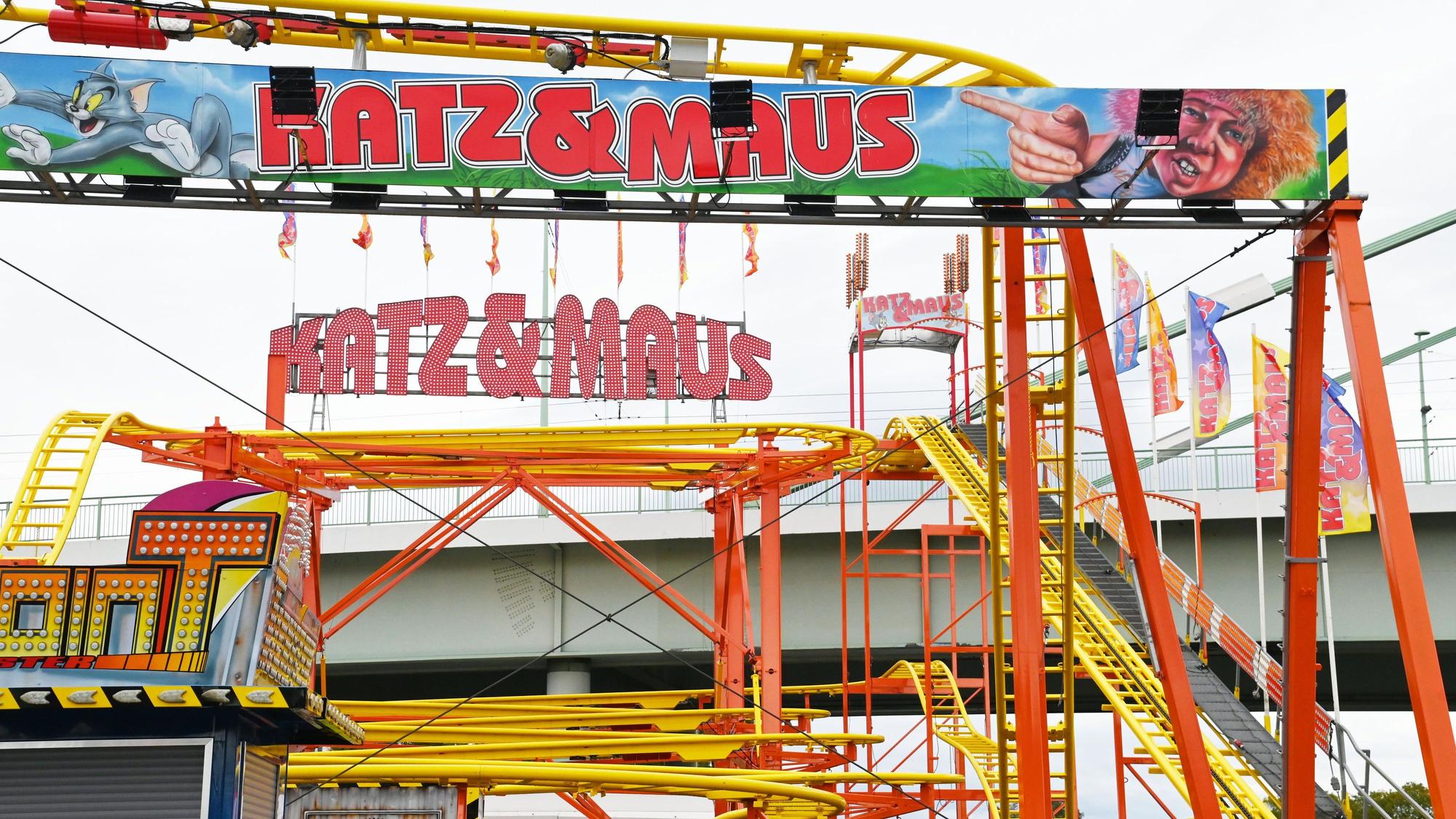 Pressekonferenz zur Deutzer Kirmes. Blick auf die Achterbahn „Katz & Maus“.