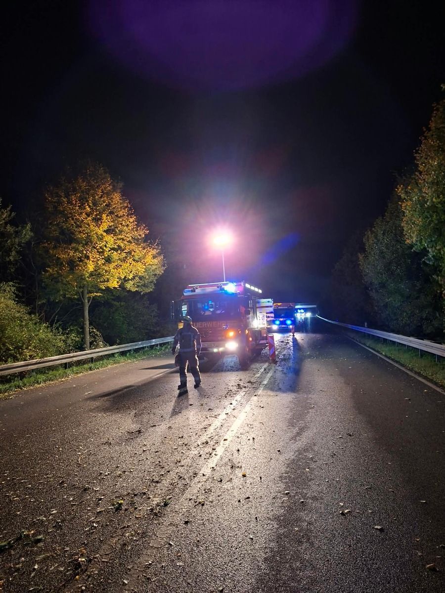 Einsatz der Feuerwehr Pulheim nach dem ersten Herbststurm.