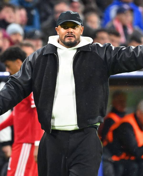 Anweisungen beim Bayern-Spiel von Vincent Kompany.