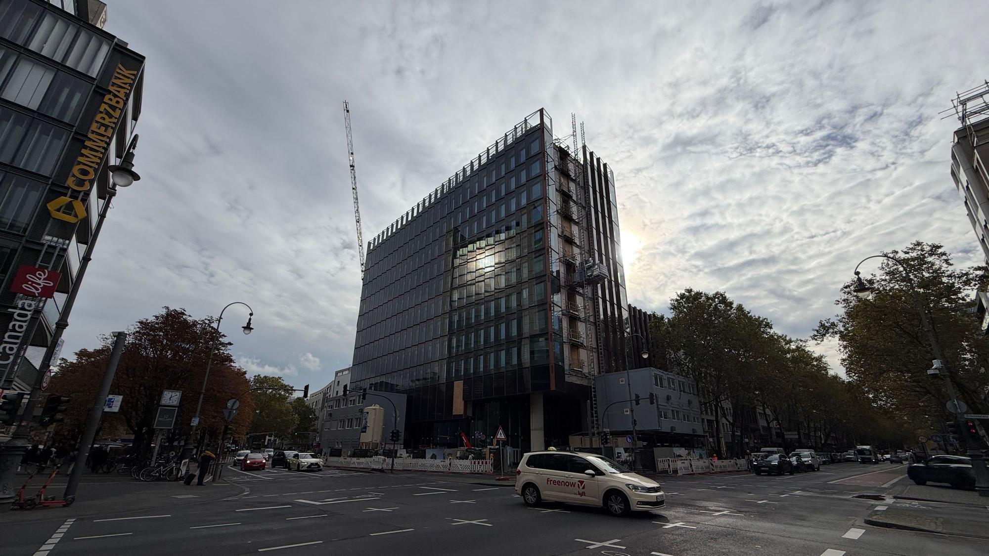 So sieht das Hochhaus am Friesenplatz derzeit aus.
