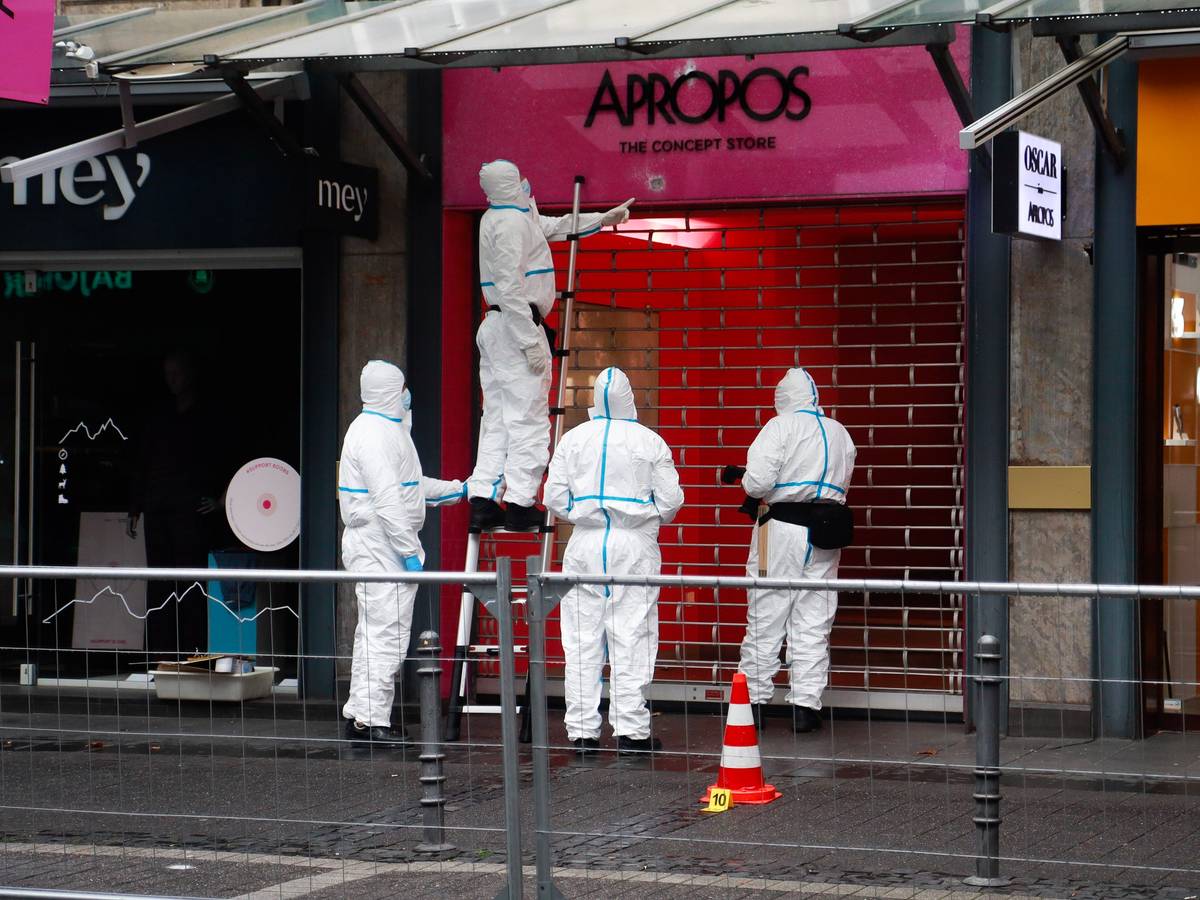 Am 13. Oktober fielen mehrere Schüsse auf ein Geschäft in der Mittelstraße – das war aber vermutlich gar nicht das Ziel.