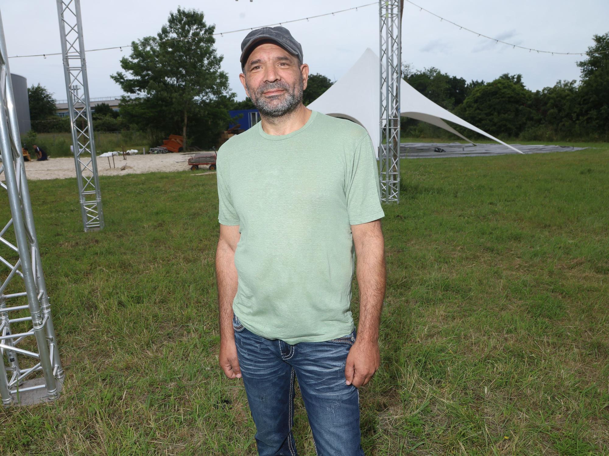 Yediyar Isik betreibt den neuen Weihnachtsmarkt auf dem ehemaligen 4711-Gelände.