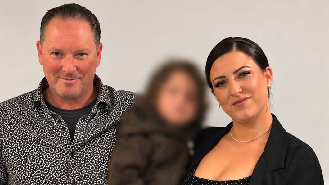 Herbert G. (†57) wurde von mehreren Personen angegriffen und brutal verprügelt. An den Folgen zerbrach er. Das Foto zeigt ihn zusammen mit seiner Tochter Lina (32) und Enkelin.