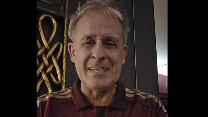Pierre Littbarski im Willi-Ostermann-Trikot des 1. FC Köln.