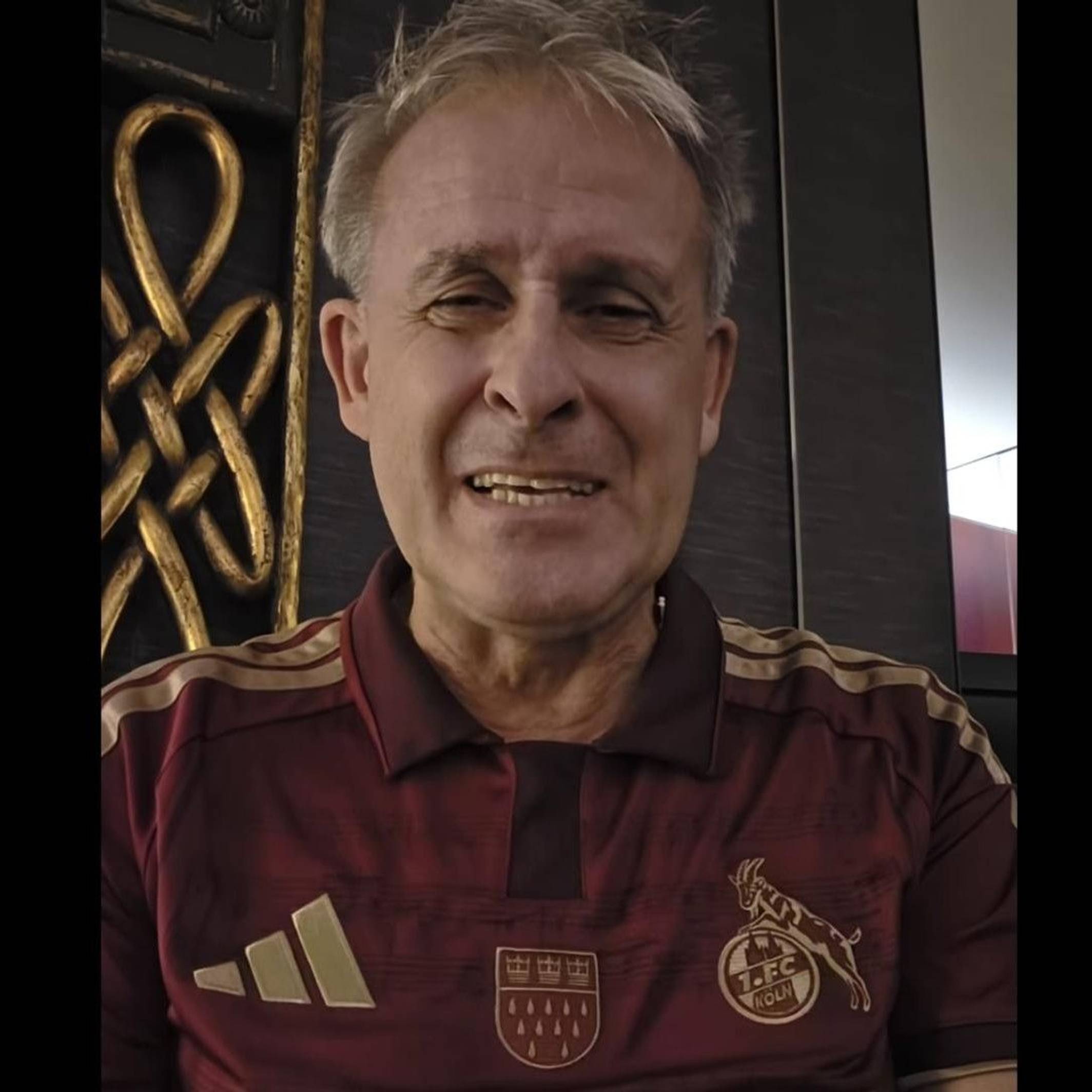 Pierre Littbarski im Willi-Ostermann-Trikot des 1. FC Köln.