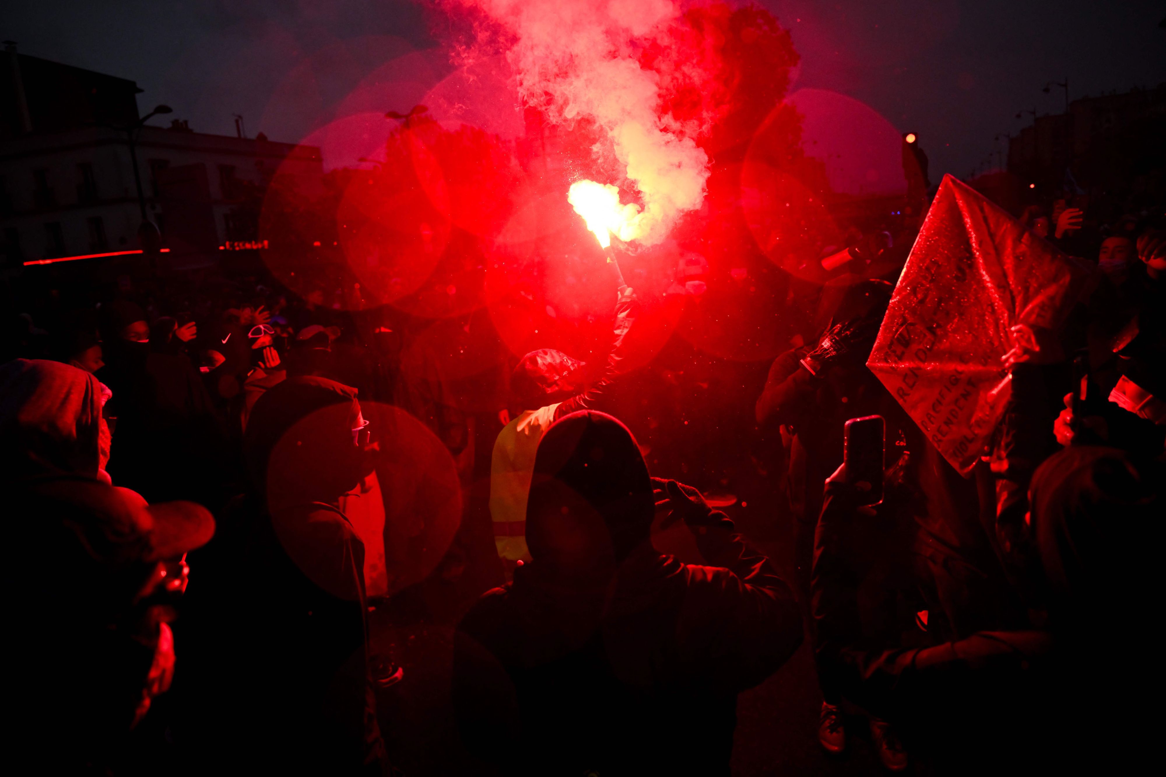 Krawall-Szenen aus Paris am Samstagabend (24. Oktober 2026)
