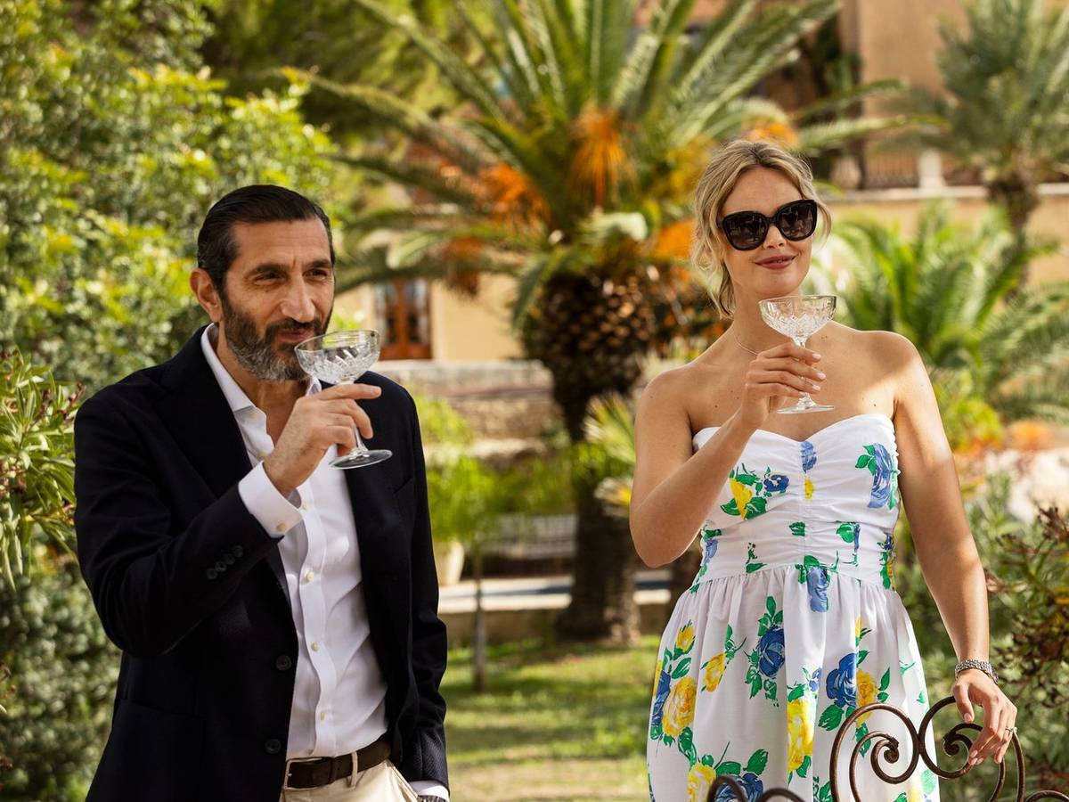 Alles könnte so schön sein, doch der Traumurlaub von Carl (Fares Fares) und Helene (Frida Gustavsson) wird immer mehr zum Albtraum. Wem können sie trauen - und können sie es einander noch? (Bild: Netflix)