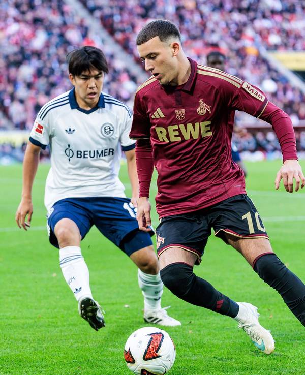 Said El Mala (1. FC Köln) gegen Schalkes Satoshi Tanaka.