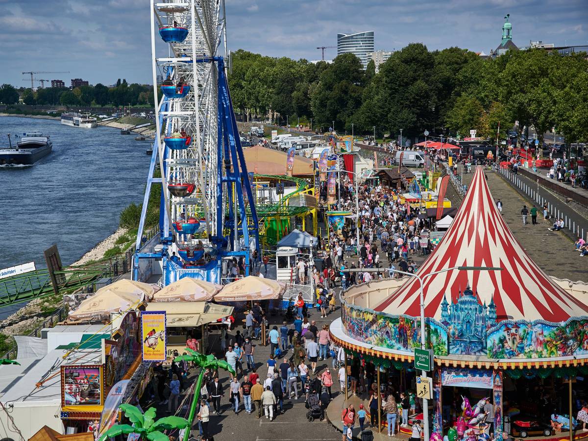 Die Herbstkirmes in Düsseldorf machte wegen des Sturms früher Schluss. (Archivfoto)