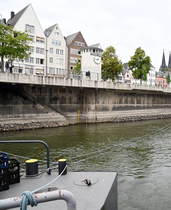 Keine Schiffe, keine Einnahmen. Weil der Rhein so wenig Wasser führt, bleiben Kreuzfahrttouristen aus.