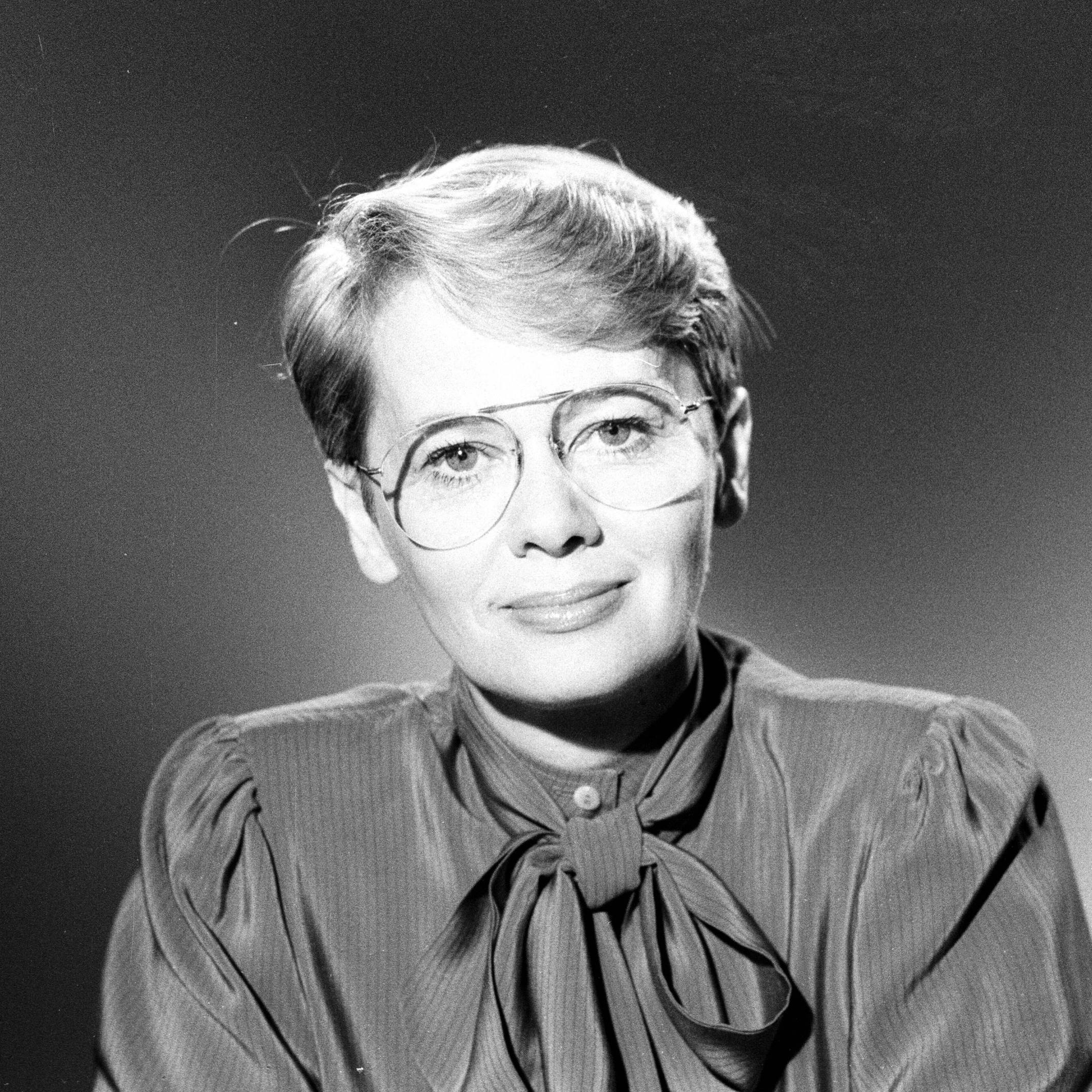 Fernsehansagerin Hanni Vanhaiden mit Brille